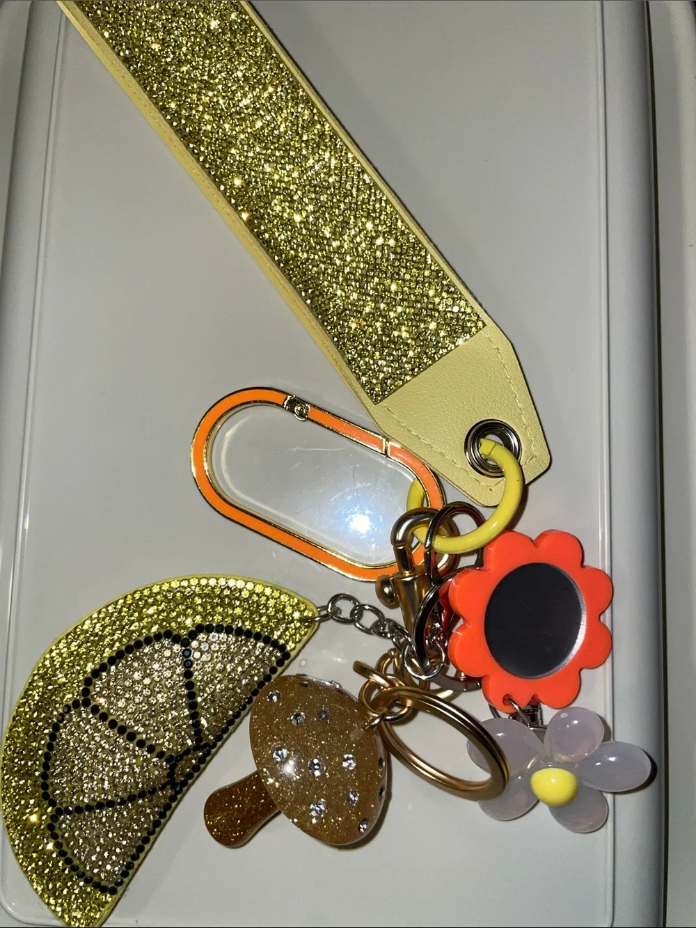N/A gold glitter
